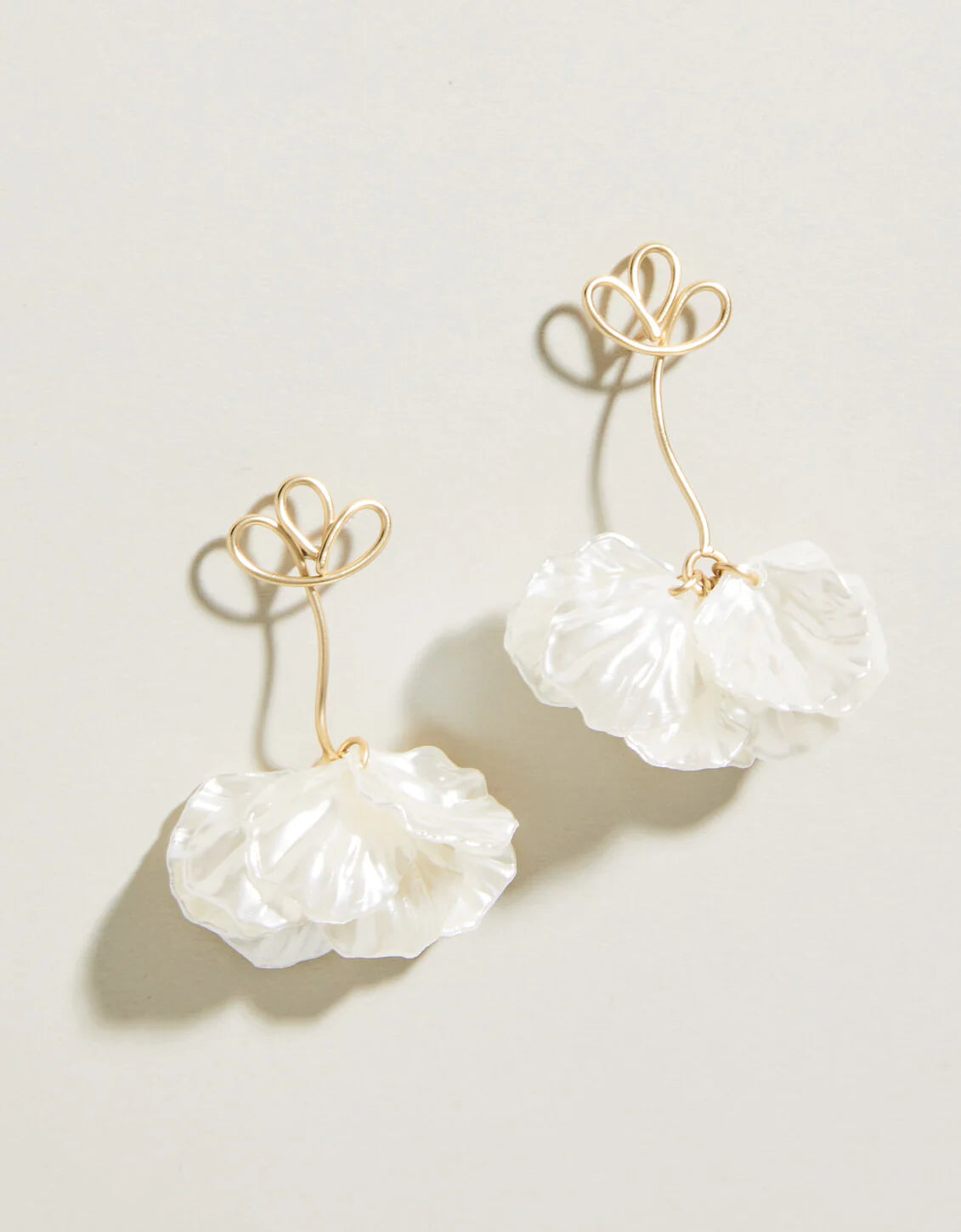 Corolla Stem Earrings Pearl