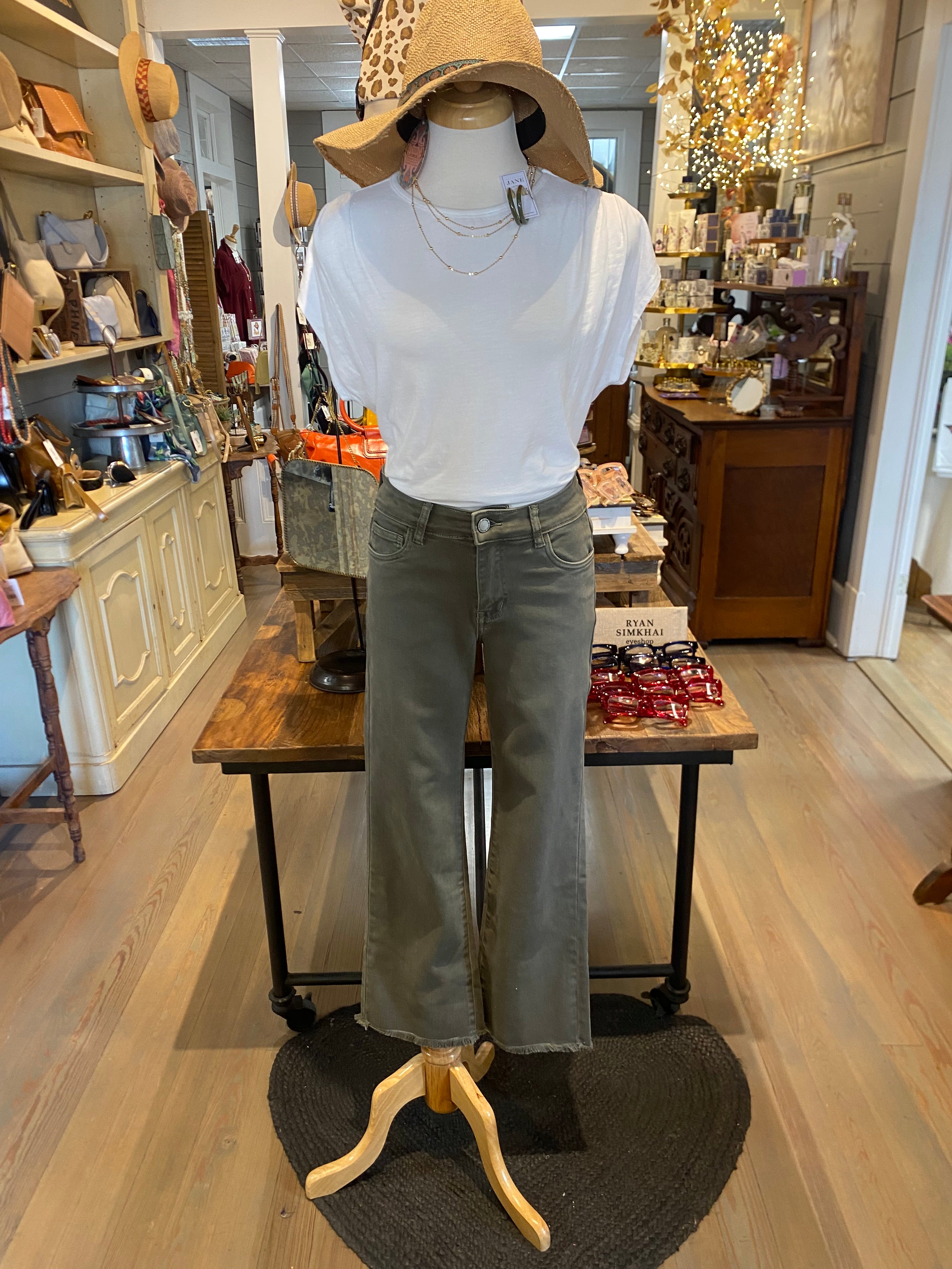 Jeans w/Frayed Bottom (Olive)