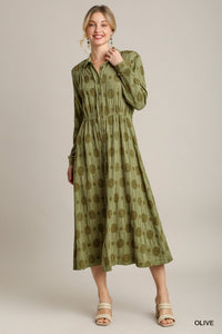 Regular Washed Solid Dotted Jacquard Collared V-Neck Maxi Dress