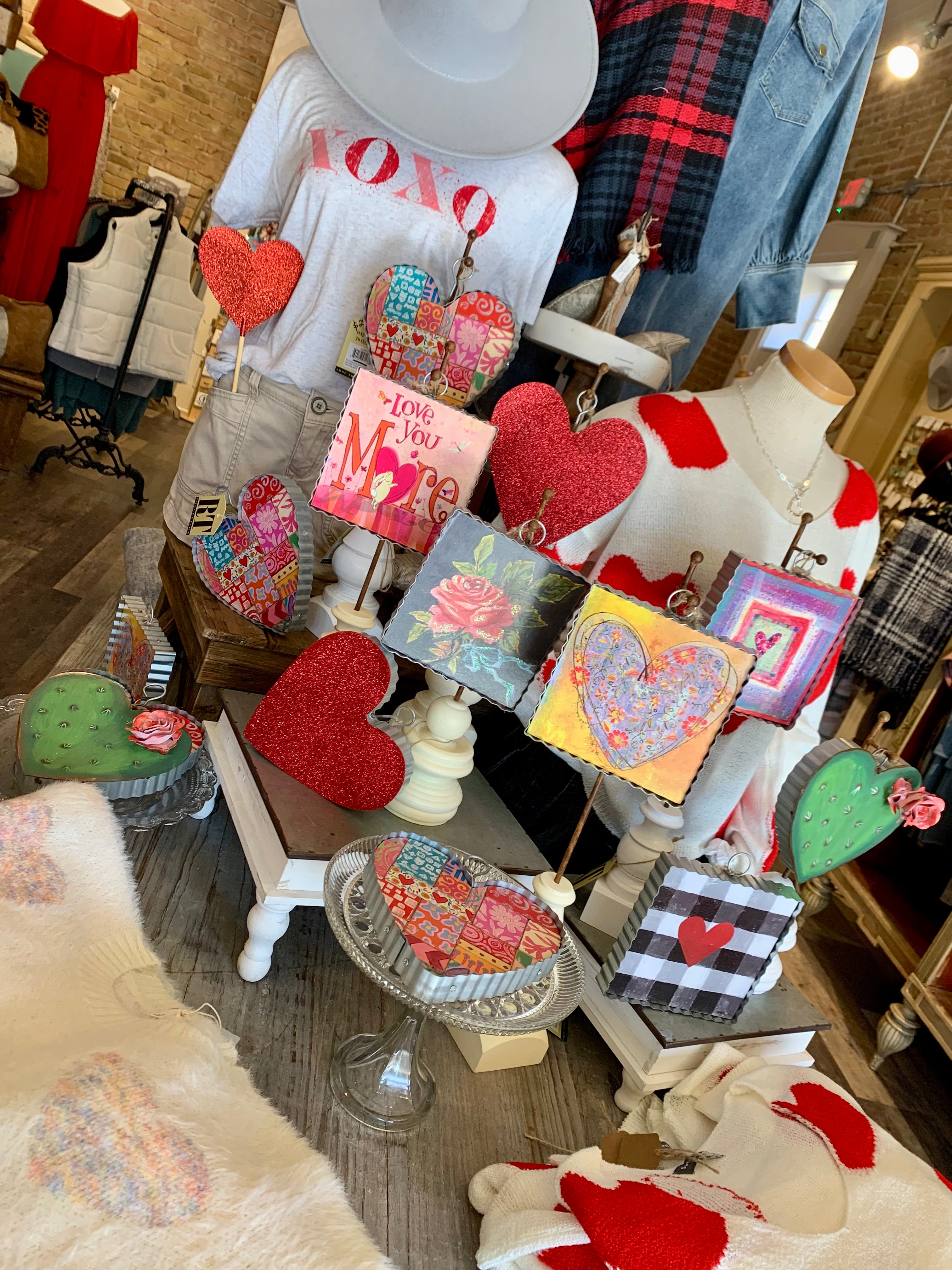 The Round Top Valentines Collection